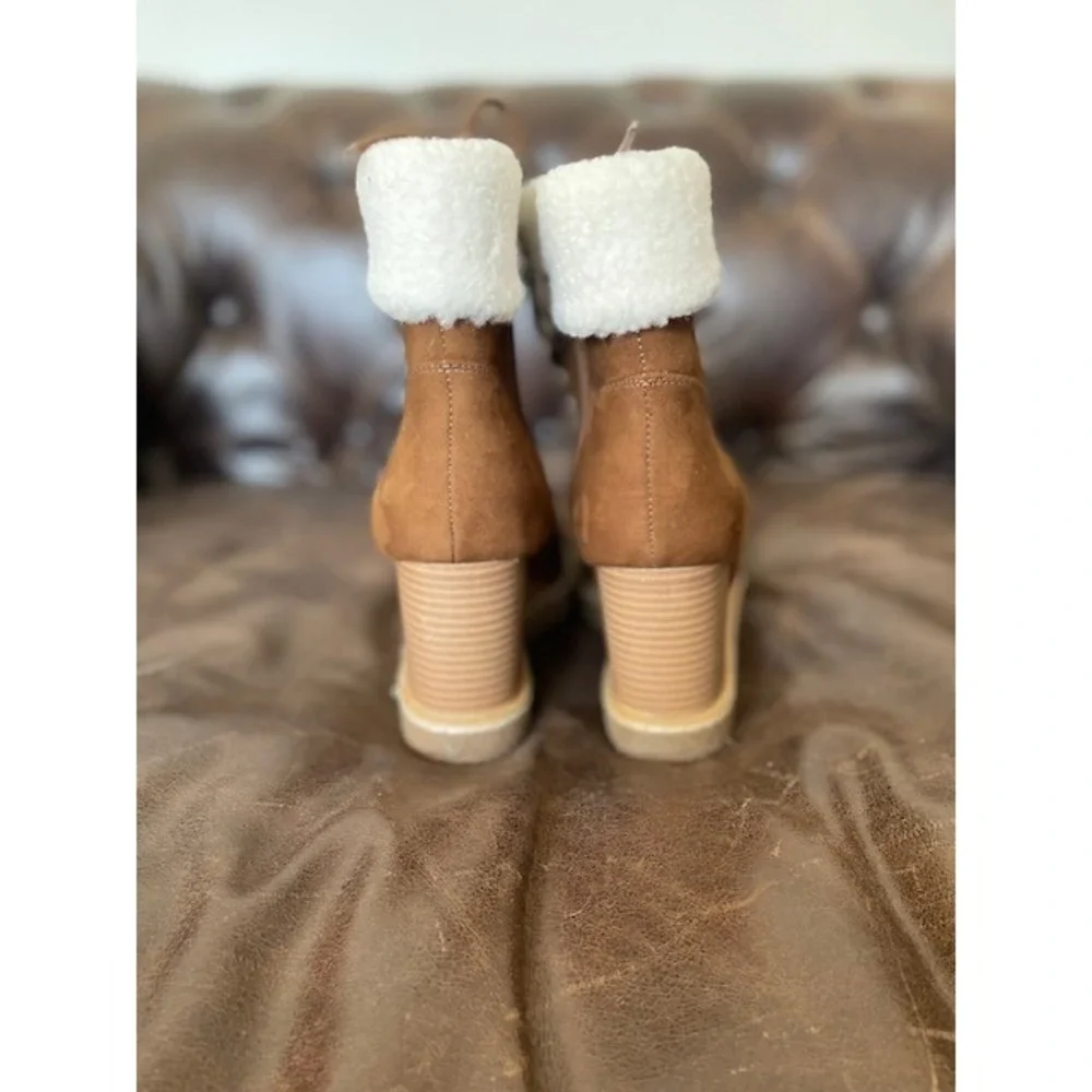 SM New York Women Monica Boots, Wool detail,Laceup, Cognac Camel Color, Size 8.5